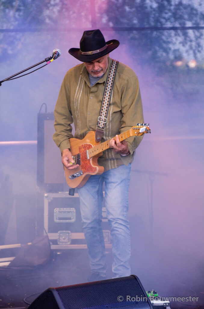 Gitarist Ven Tol